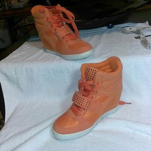 Bucco sexy and fun wedge sneaker